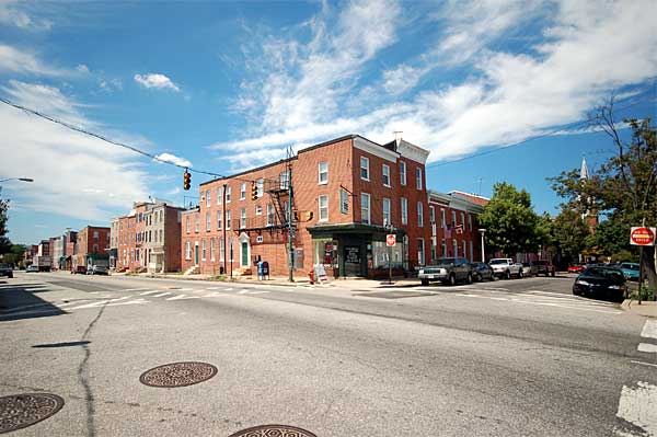 Looking Northwest at Riverside Avenue on Fort Avenue